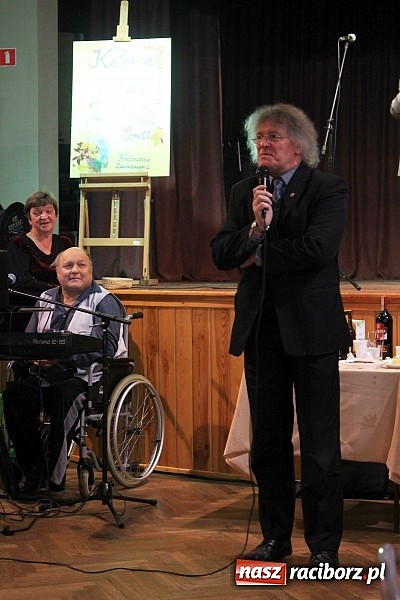 Zdjęcie w galerii na portalu naszraciborz.pl: Dzień Seniora w krzanowickim MOK-u z pokazem mody i zabawą w stylu PRL wiadomości z regionu