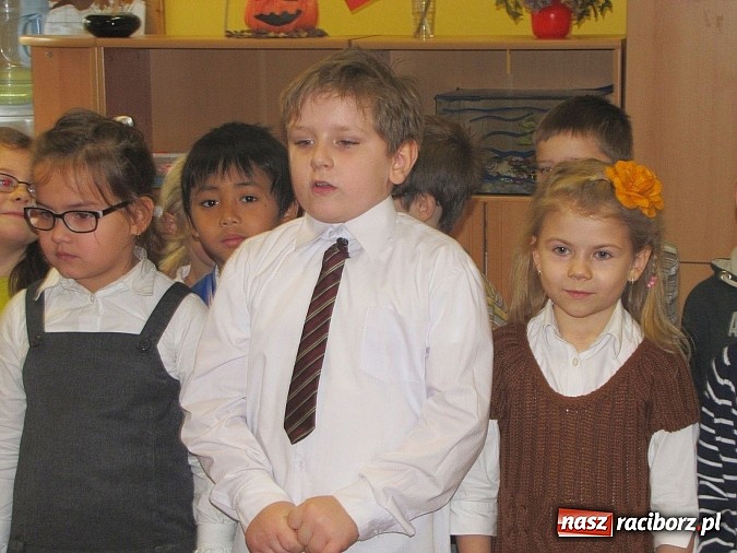 Zdjęcie w galerii na portalu naszraciborz.pl: Uczniowie z Trzynastki mają nowy plac zabaw wiadomości z regionu