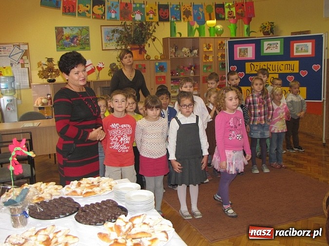 Zdjęcie w galerii na portalu naszraciborz.pl: Uczniowie z Trzynastki mają nowy plac zabaw wiadomości z regionu