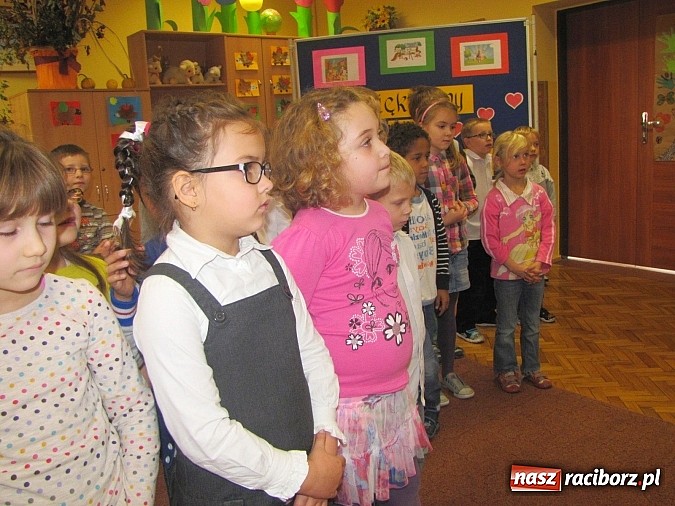 Zdjęcie w galerii na portalu naszraciborz.pl: Uczniowie z Trzynastki mają nowy plac zabaw wiadomości z regionu