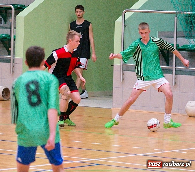 Zdjęcie w galerii na portalu naszraciborz.pl: Iras Team lepszy od Płomienia. Węglowski rozbił Zjednoczonych wiadomości z regionu