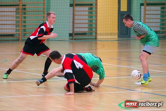 Zdjęcie w galerii na portalu naszraciborz.pl: Iras Team lepszy od Płomienia. Węglowski rozbił Zjednoczonych wiadomości z regionu