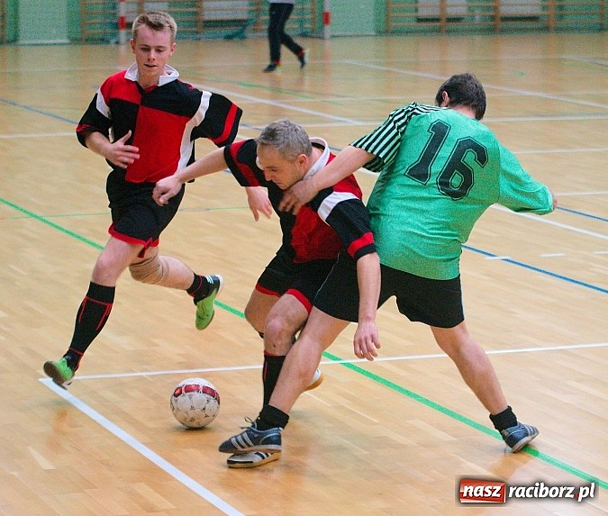 Zdjęcie w galerii na portalu naszraciborz.pl: Iras Team lepszy od Płomienia. Węglowski rozbił Zjednoczonych wiadomości z regionu
