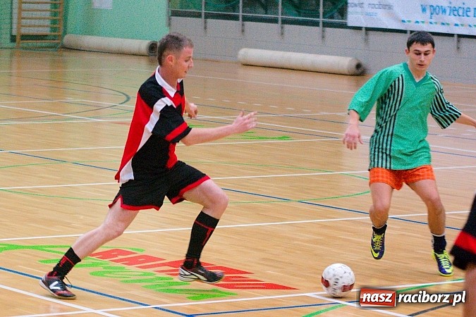 Zdjęcie w galerii na portalu naszraciborz.pl: Iras Team lepszy od Płomienia. Węglowski rozbił Zjednoczonych wiadomości z regionu