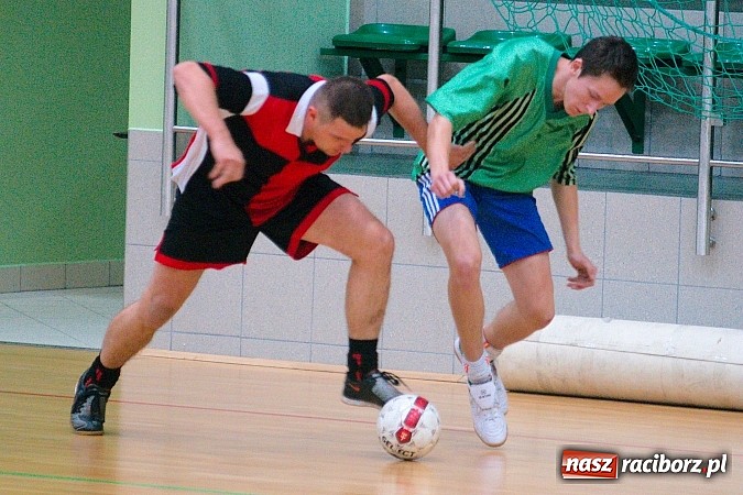 Zdjęcie w galerii na portalu naszraciborz.pl: Iras Team lepszy od Płomienia. Węglowski rozbił Zjednoczonych wiadomości z regionu