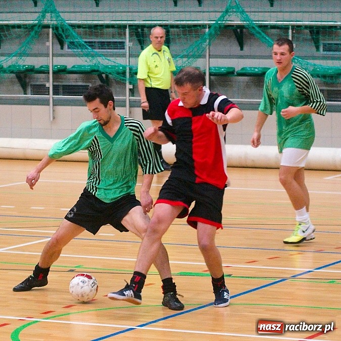 Zdjęcie w galerii na portalu naszraciborz.pl: Iras Team lepszy od Płomienia. Węglowski rozbił Zjednoczonych wiadomości z regionu