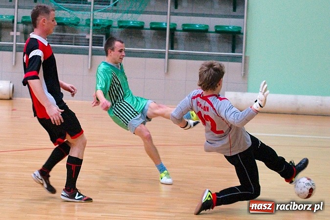 Zdjęcie w galerii na portalu naszraciborz.pl: Iras Team lepszy od Płomienia. Węglowski rozbił Zjednoczonych wiadomości z regionu