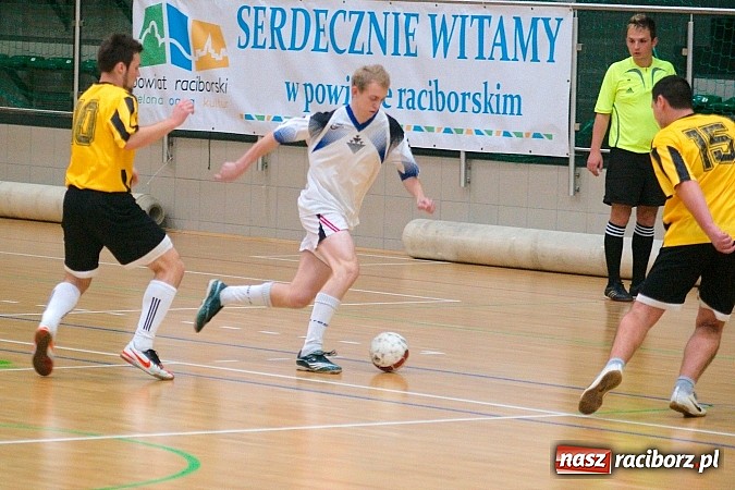 Zdjęcie w galerii na portalu naszraciborz.pl: Iras Team lepszy od Płomienia. Węglowski rozbił Zjednoczonych wiadomości z regionu