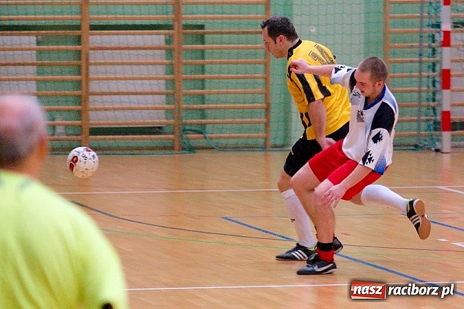 Zdjęcie w galerii na portalu naszraciborz.pl: Iras Team lepszy od Płomienia. Węglowski rozbił Zjednoczonych wiadomości z regionu