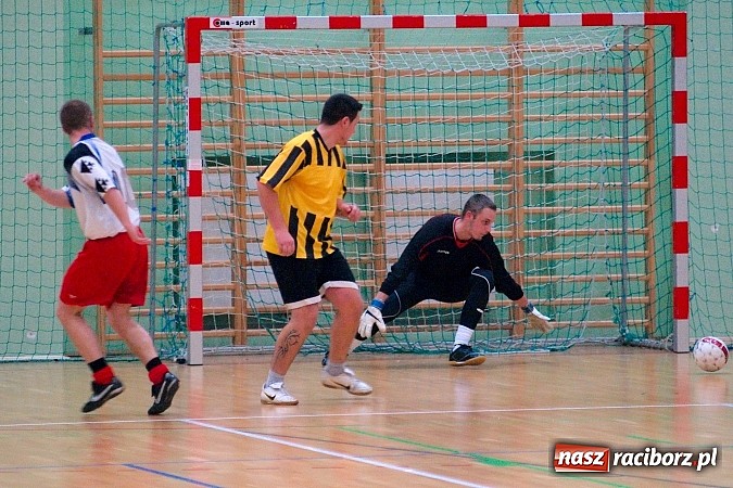 Zdjęcie w galerii na portalu naszraciborz.pl: Iras Team lepszy od Płomienia. Węglowski rozbił Zjednoczonych wiadomości z regionu