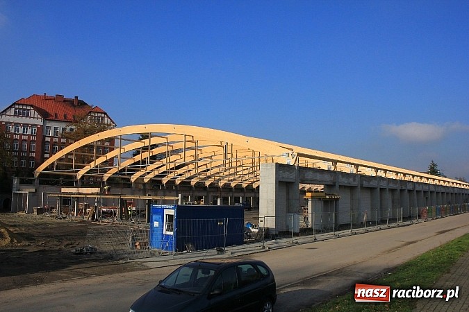 Zdjęcie w galerii na portalu naszraciborz.pl: Już niebawem hala ZSOMS będzie zadaszona wiadomości z regionu