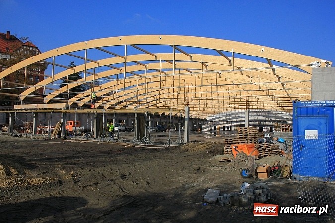 Zdjęcie w galerii na portalu naszraciborz.pl: Już niebawem hala ZSOMS będzie zadaszona wiadomości z regionu