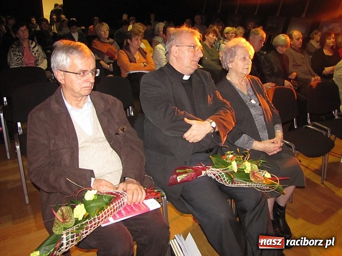 Zdjęcie w galerii na portalu naszraciborz.pl: Poezja i proza po raz trzeci w polsko-czeskim wydaniu wiadomości z regionu