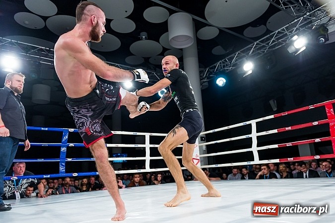 Zdjęcie w galerii na portalu naszraciborz.pl: Fight Exclusive Night Wrocław - walka Damiana Kłoska wiadomości z regionu