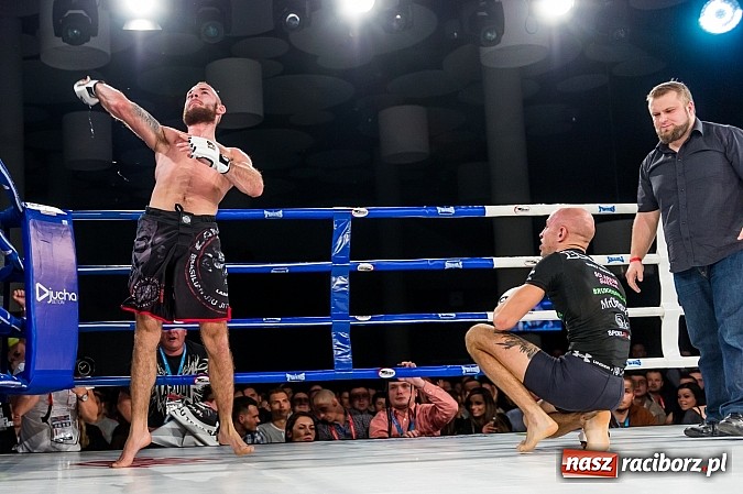 Zdjęcie w galerii na portalu naszraciborz.pl: Fight Exclusive Night Wrocław - walka Damiana Kłoska wiadomości z regionu