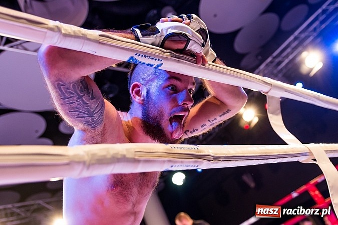 Zdjęcie w galerii na portalu naszraciborz.pl: Fight Exclusive Night Wrocław - walka Damiana Kłoska wiadomości z regionu