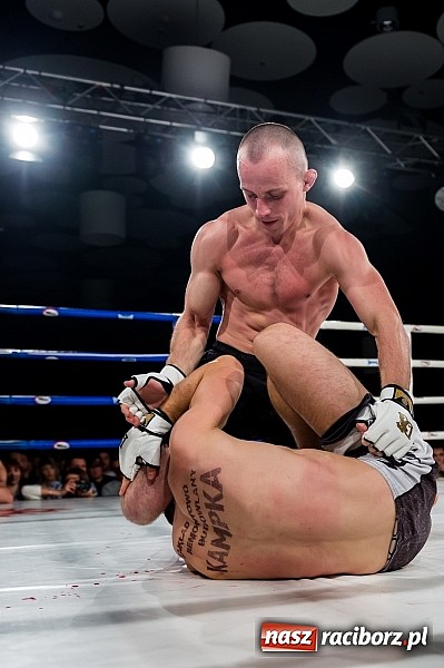 Zdjęcie w galerii na portalu naszraciborz.pl: Fight Exclusive Night Wrocław - walka Damiana Kłoska wiadomości z regionu