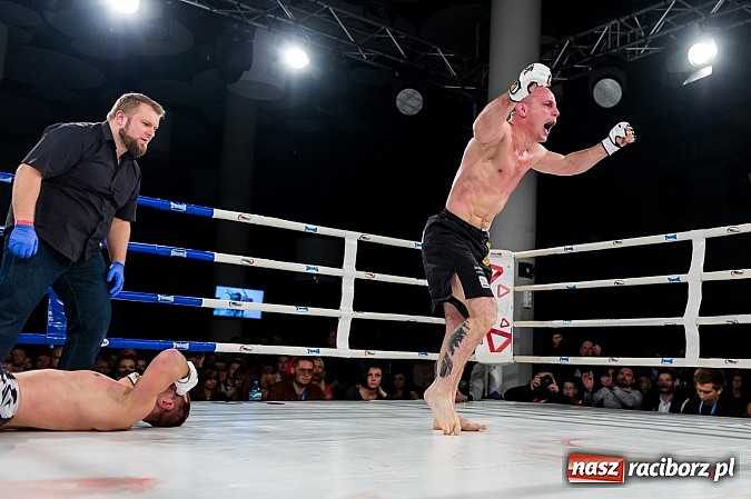 Zdjęcie w galerii na portalu naszraciborz.pl: Fight Exclusive Night Wrocław - walka Damiana Kłoska wiadomości z regionu