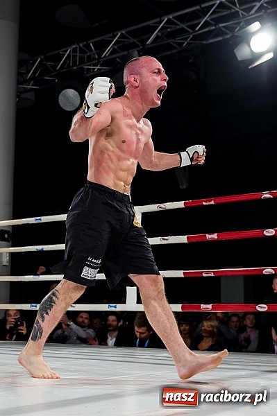 Zdjęcie w galerii na portalu naszraciborz.pl: Fight Exclusive Night Wrocław - walka Damiana Kłoska wiadomości z regionu