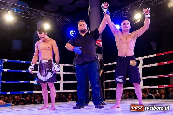 Zdjęcie w galerii na portalu naszraciborz.pl: Fight Exclusive Night Wrocław - walka Damiana Kłoska wiadomości z regionu