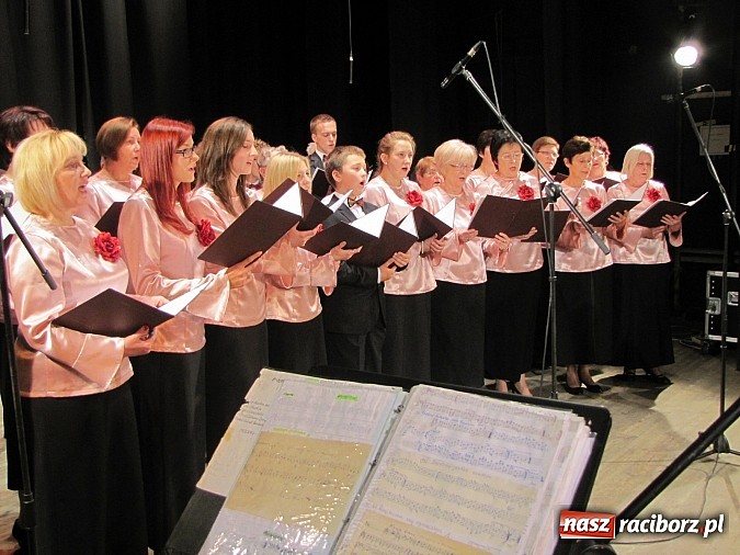Zdjęcie w galerii na portalu naszraciborz.pl: Raciborscy muzycy i chóry w hołdzie Aleksandrowi Orłowskiemu wiadomości z regionu