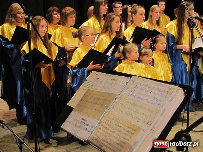 Zdjęcie w galerii na portalu naszraciborz.pl: Raciborscy muzycy i chóry w hołdzie Aleksandrowi Orłowskiemu wiadomości z regionu