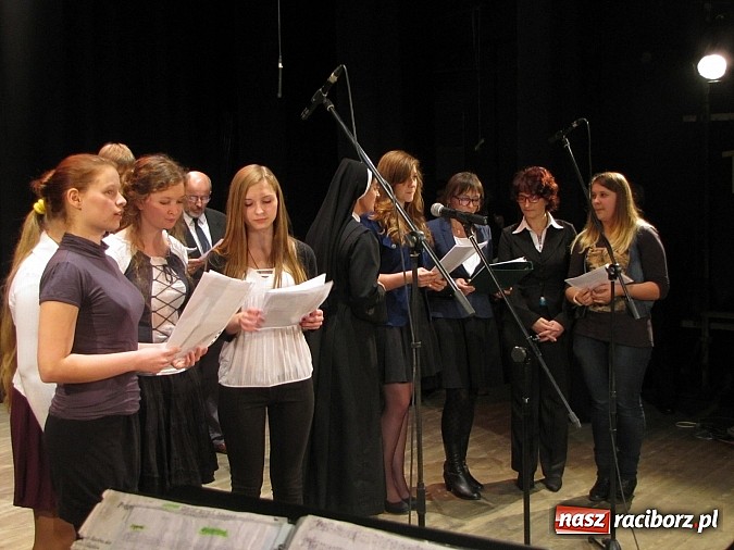 Zdjęcie w galerii na portalu naszraciborz.pl: Raciborscy muzycy i chóry w hołdzie Aleksandrowi Orłowskiemu wiadomości z regionu