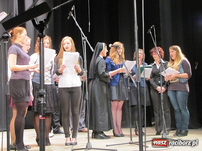 Zdjęcie w galerii na portalu naszraciborz.pl: Raciborscy muzycy i chóry w hołdzie Aleksandrowi Orłowskiemu wiadomości z regionu