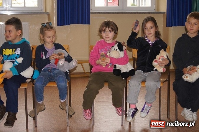 Zdjęcie w galerii na portalu naszraciborz.pl: Przedszkolaki uczą się ratować w SP-4 wiadomości z regionu