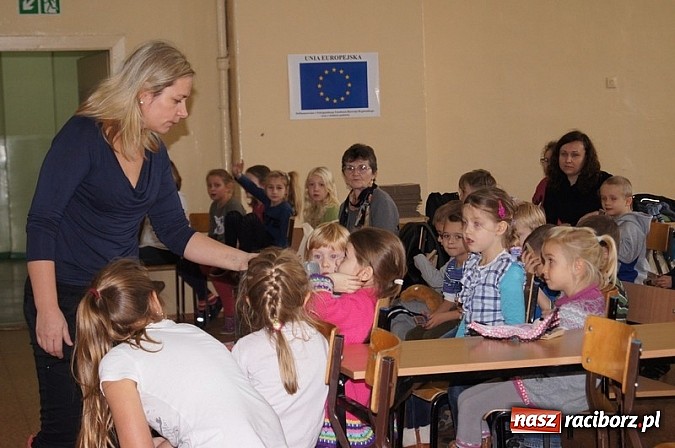 Zdjęcie w galerii na portalu naszraciborz.pl: Przedszkolaki uczą się ratować w SP-4 wiadomości z regionu
