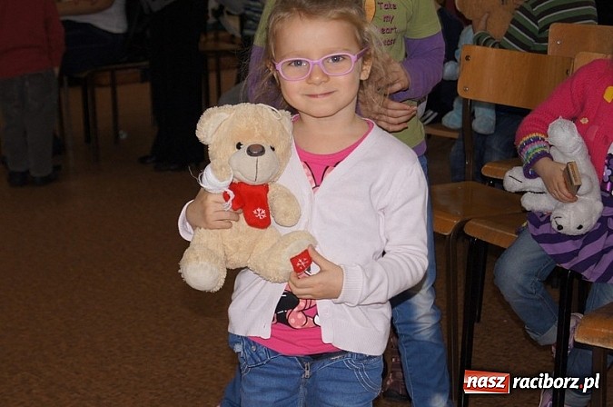 Zdjęcie w galerii na portalu naszraciborz.pl: Przedszkolaki uczą się ratować w SP-4 wiadomości z regionu