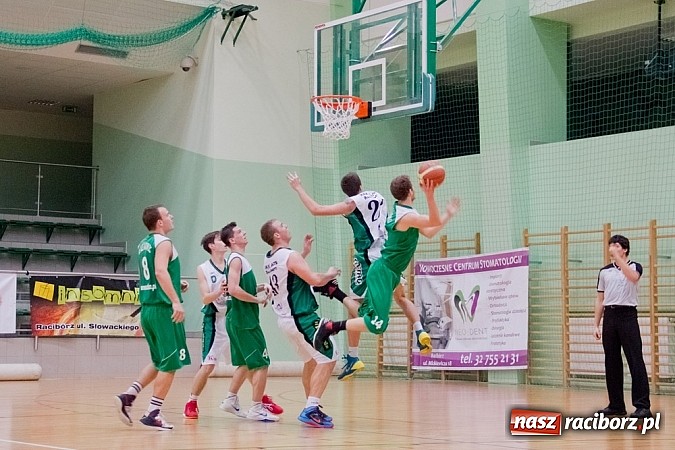 Zdjęcie w galerii na portalu naszraciborz.pl: Lider z Katowic nie dał żadnych szans RKK wiadomości z regionu