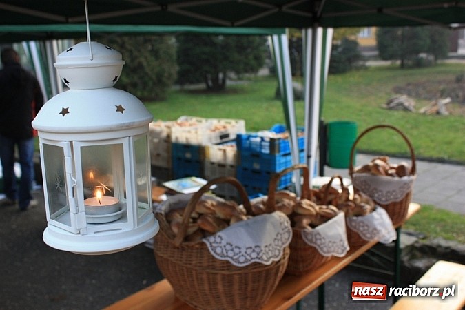Zdjęcie w galerii na portalu naszraciborz.pl: Od Mikołaszka na ryneczek - św. Marcin w Krzanowicach wiadomości z regionu