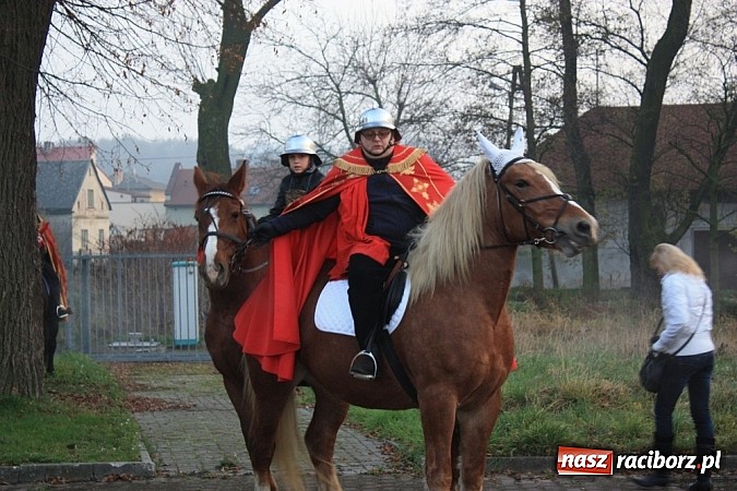 Zdjęcie w galerii na portalu naszraciborz.pl: Od Mikołaszka na ryneczek - św. Marcin w Krzanowicach wiadomości z regionu