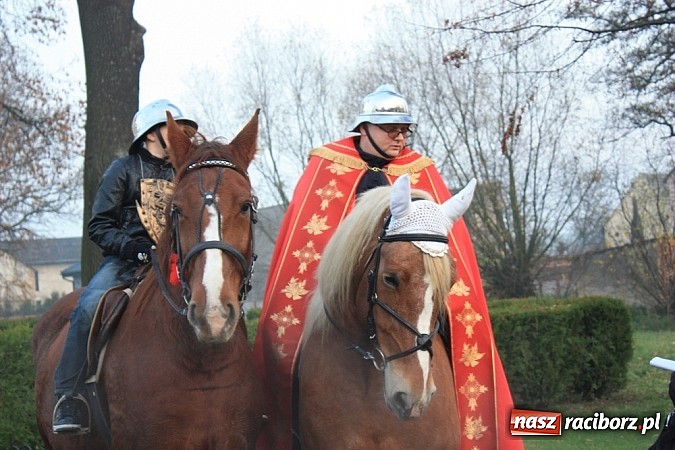 Zdjęcie w galerii na portalu naszraciborz.pl: Od Mikołaszka na ryneczek - św. Marcin w Krzanowicach wiadomości z regionu