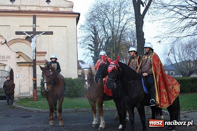 Zdjęcie w galerii na portalu naszraciborz.pl: Od Mikołaszka na ryneczek - św. Marcin w Krzanowicach wiadomości z regionu