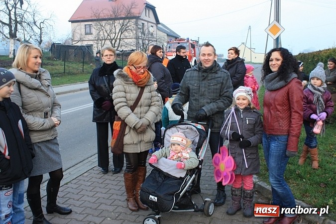 Zdjęcie w galerii na portalu naszraciborz.pl: Od Mikołaszka na ryneczek - św. Marcin w Krzanowicach wiadomości z regionu