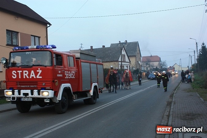 Zdjęcie w galerii na portalu naszraciborz.pl: Od Mikołaszka na ryneczek - św. Marcin w Krzanowicach wiadomości z regionu