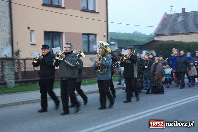 Zdjęcie w galerii na portalu naszraciborz.pl: Od Mikołaszka na ryneczek - św. Marcin w Krzanowicach wiadomości z regionu