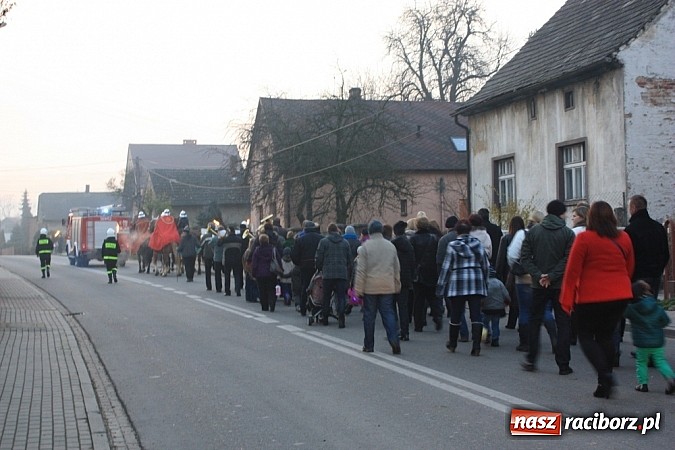 Zdjęcie w galerii na portalu naszraciborz.pl: Od Mikołaszka na ryneczek - św. Marcin w Krzanowicach wiadomości z regionu