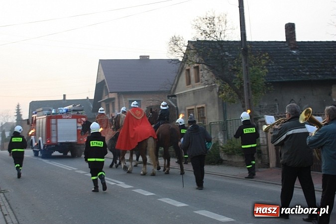 Zdjęcie w galerii na portalu naszraciborz.pl: Od Mikołaszka na ryneczek - św. Marcin w Krzanowicach wiadomości z regionu