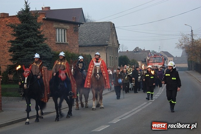 Zdjęcie w galerii na portalu naszraciborz.pl: Od Mikołaszka na ryneczek - św. Marcin w Krzanowicach wiadomości z regionu