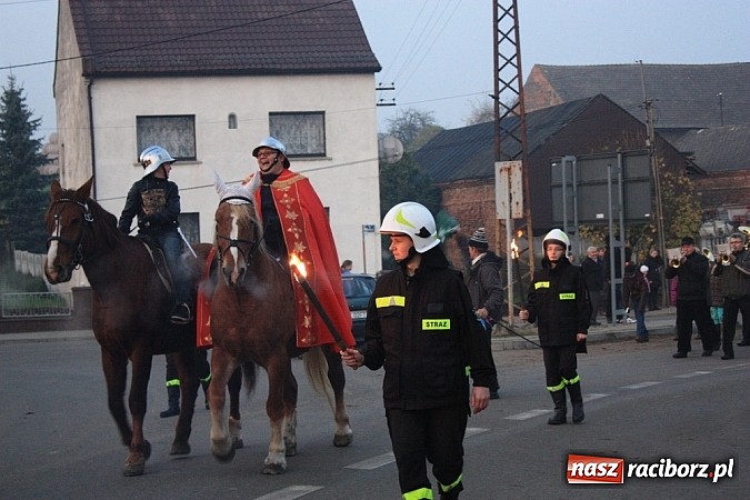 Zdjęcie w galerii na portalu naszraciborz.pl: Od Mikołaszka na ryneczek - św. Marcin w Krzanowicach wiadomości z regionu