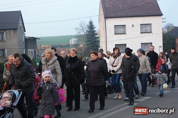 Zdjęcie w galerii na portalu naszraciborz.pl: Od Mikołaszka na ryneczek - św. Marcin w Krzanowicach wiadomości z regionu