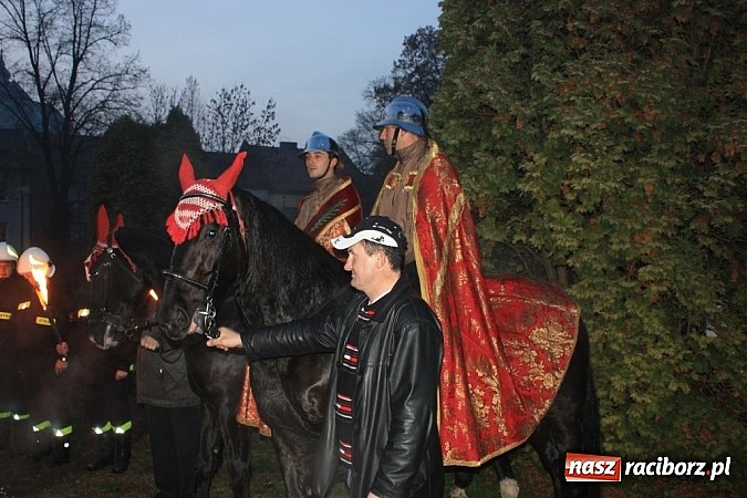Zdjęcie w galerii na portalu naszraciborz.pl: Od Mikołaszka na ryneczek - św. Marcin w Krzanowicach wiadomości z regionu