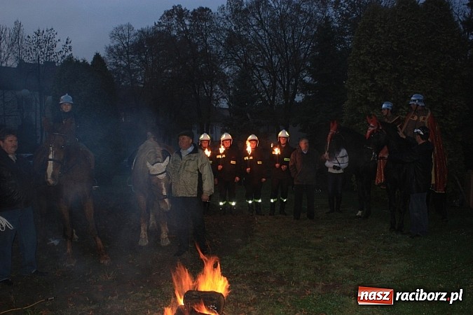 Zdjęcie w galerii na portalu naszraciborz.pl: Od Mikołaszka na ryneczek - św. Marcin w Krzanowicach wiadomości z regionu