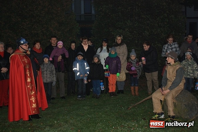 Zdjęcie w galerii na portalu naszraciborz.pl: Od Mikołaszka na ryneczek - św. Marcin w Krzanowicach wiadomości z regionu