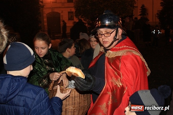 Zdjęcie w galerii na portalu naszraciborz.pl: Od Mikołaszka na ryneczek - św. Marcin w Krzanowicach wiadomości z regionu