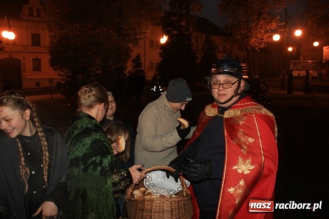 Zdjęcie w galerii na portalu naszraciborz.pl: Od Mikołaszka na ryneczek - św. Marcin w Krzanowicach wiadomości z regionu