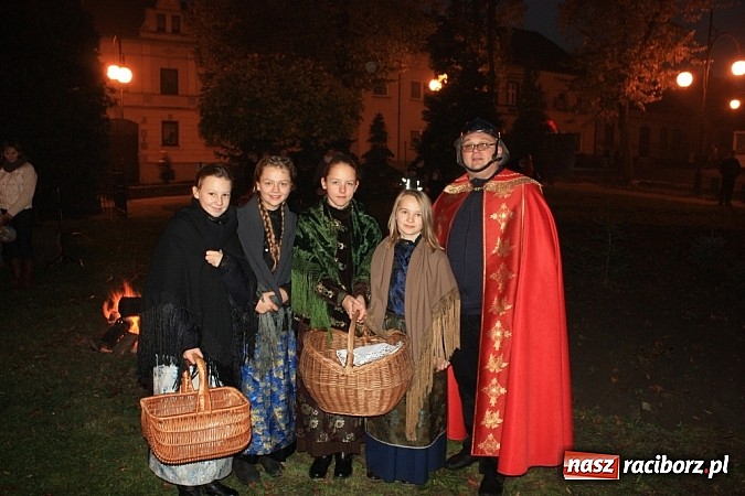 Zdjęcie w galerii na portalu naszraciborz.pl: Od Mikołaszka na ryneczek - św. Marcin w Krzanowicach wiadomości z regionu